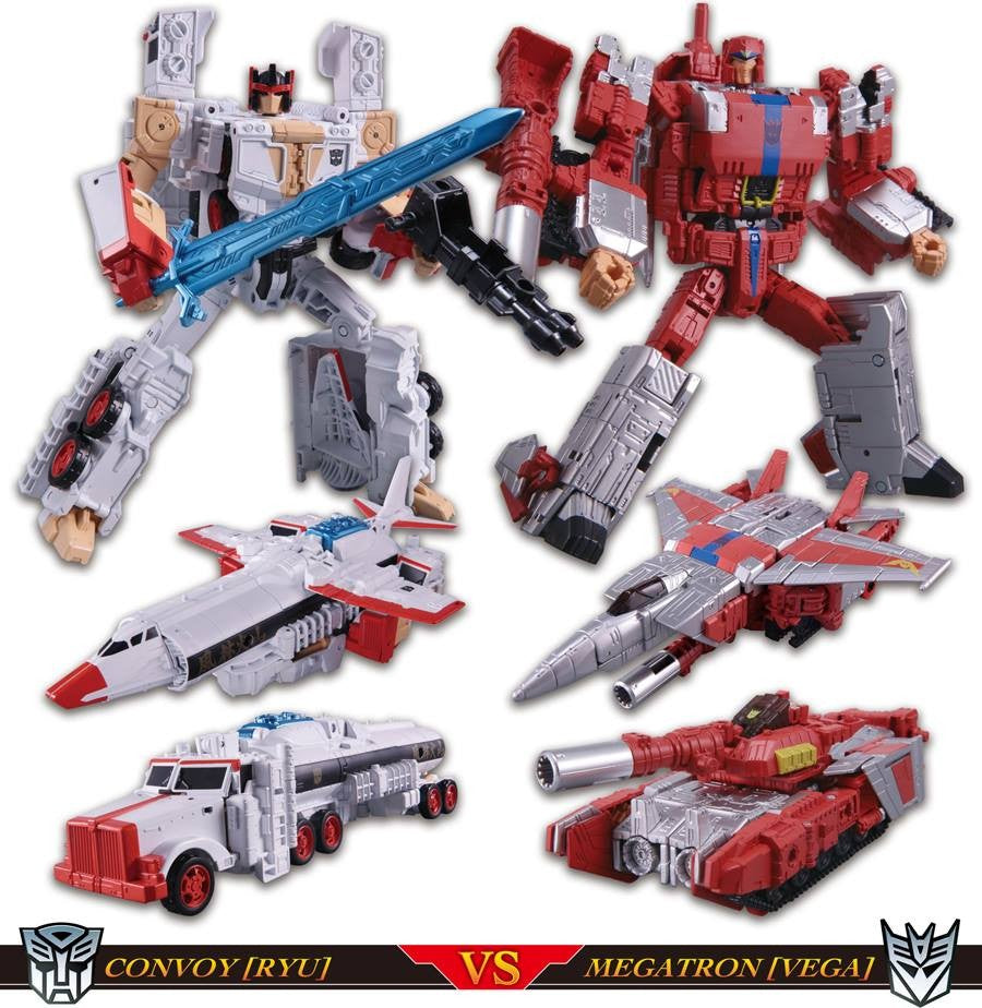 Transformers x Street Fighter II Mash-Up Optimus Prime [Ryu] vs. Megatron  [M. Bison] 2-Pack