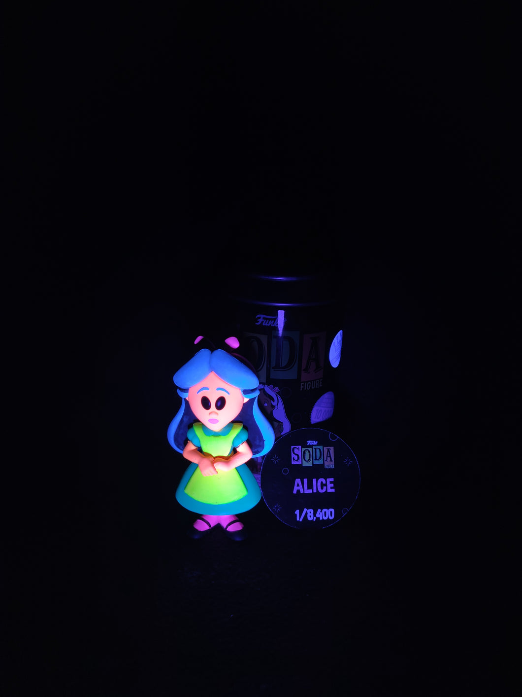 Funko Soda Pop Alice in Wonderland Black Light Alice Funko Exclusive 10K PC - COMMON ONLY